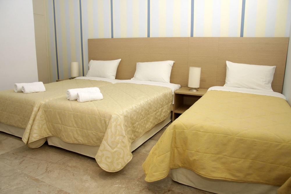 Golden Beach Tolo Luaran gambar